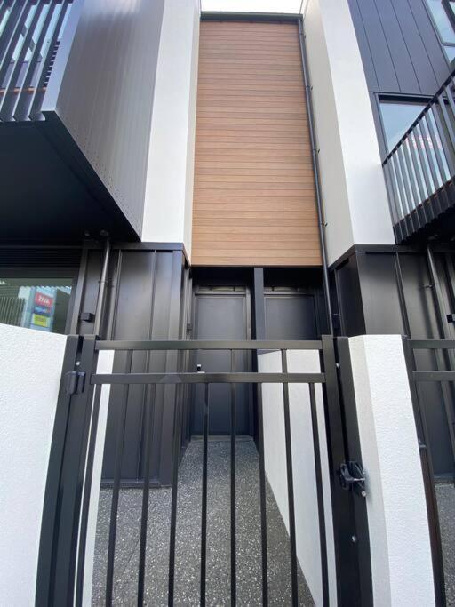 Modern Central Living Christchurch Exterior foto